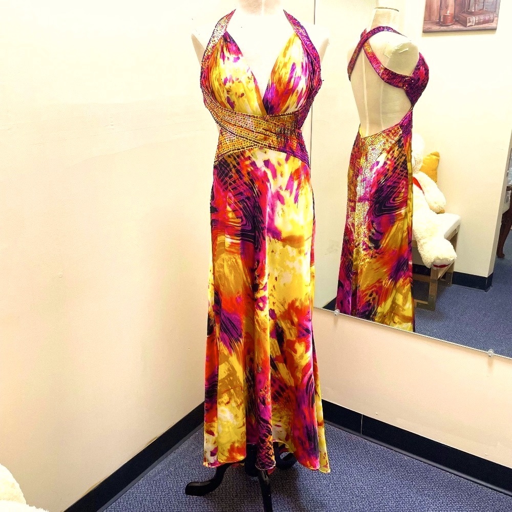 STUNNING Hailey Logan by Adrianna Papell Halter Maxi Dress Size 11/12